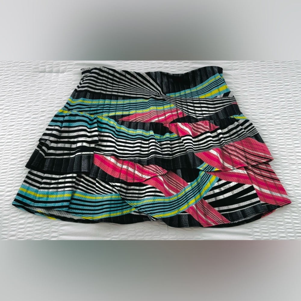 Lucky in Love Size S Stripe 3 Tier Scallop Skort